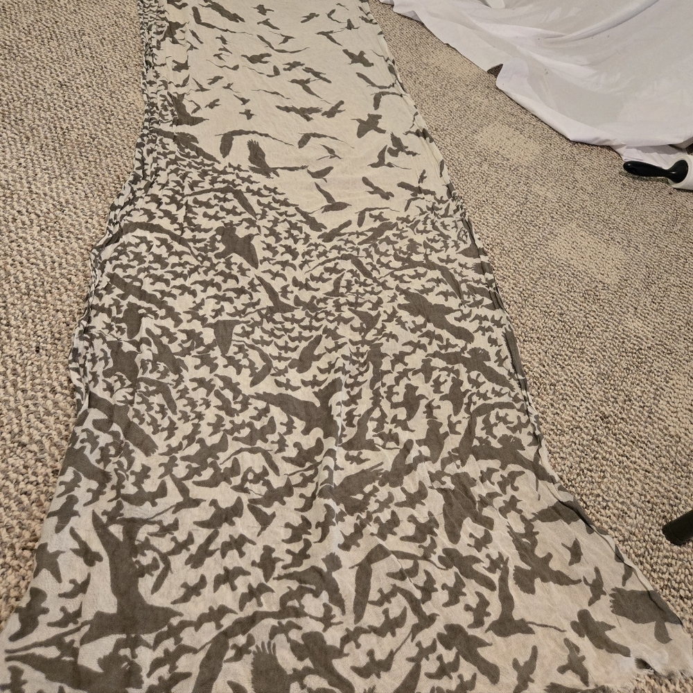2 Chic★Abstract Bird Patterned Scarf - Picture 10 of 12